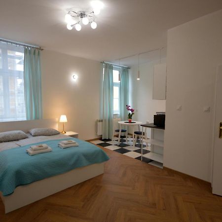 Royal Castle Apartments Krakau Buitenkant foto